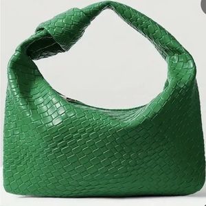 Beautiful green mesh knot mini bag.